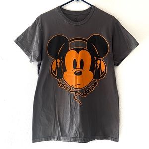 📍 Disneyland Mickey Mouse Grey Graphic T-Shirt Size Large